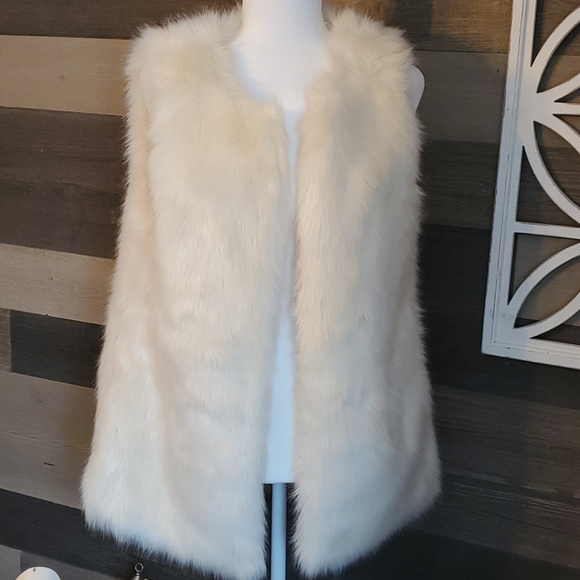 evolution by Cyrus Jackets & Blazers - Evolution Cream Faux Fur Vest